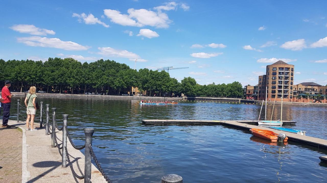 Stunning Massive Bedroom +Direct Thames River View Londres Exterior foto