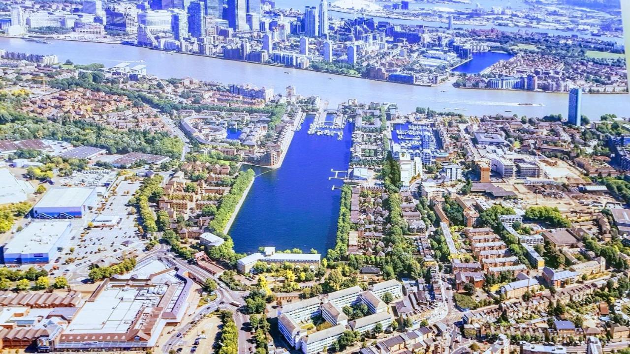 Stunning Massive Bedroom +Direct Thames River View Londres Exterior foto